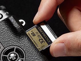 FUJIFILM X-T1 IR - première compatibilité au monde avec les cartes mémoire au format sd uhs-ii
