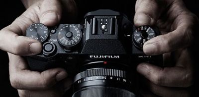 FUJIFILM X-T1 IR - la qualité de gravure des cadrans rappelle que l'essentiel consiste à utiliser un outil photographique de précision.