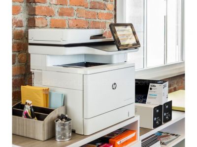 HP Color LaserJet Enterprise MFP M577dnm - idéal pour les entreprises et les moyennes entreprises qui ont besoin d'une imprimante multifonction couleur sécurisée, très efficace et économe en énergie.