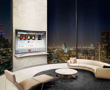 Avec les téléviseurs Curve Samsung SMART Hospitality Display, offrez à vos clients une expérience de divertissement inédite